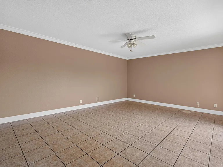 110 N Delaware Blvd #15D — Photo 8