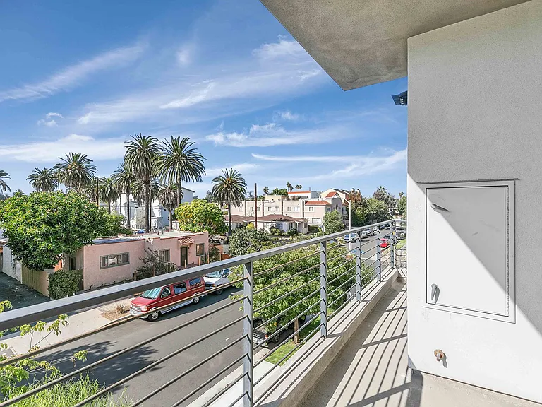 11900 Courtleigh Dr — Photo 12