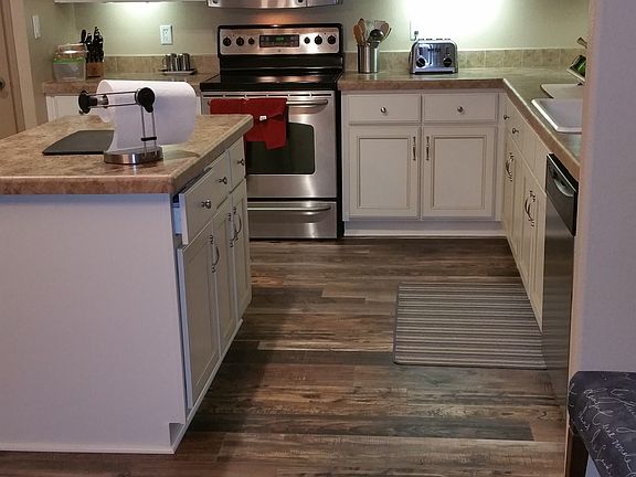 3rd image of Sherwood Ct