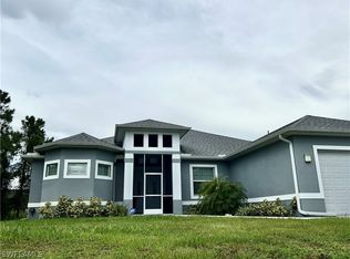 2805 43rd St SW, Lehigh Acres, FL 33976