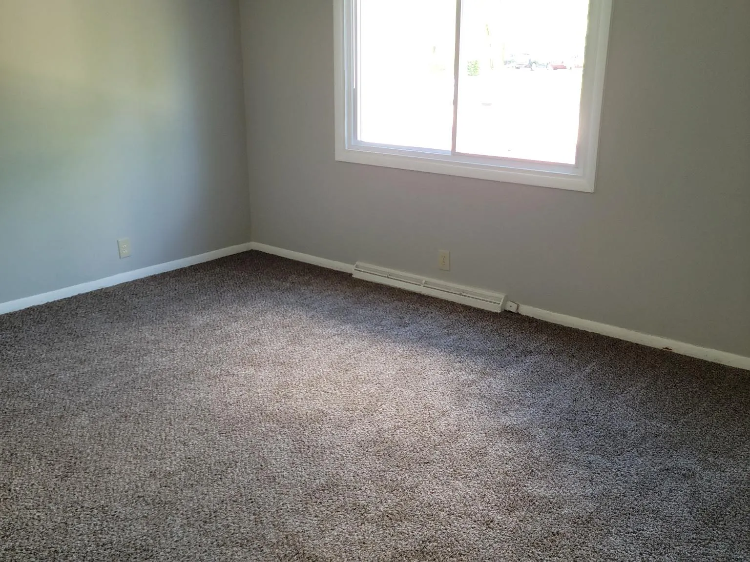 2 bed, 950 sqft, $1,200 — Photo 2