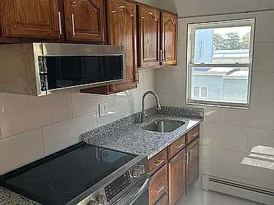 3 bed, $2,100 — Photo 3
