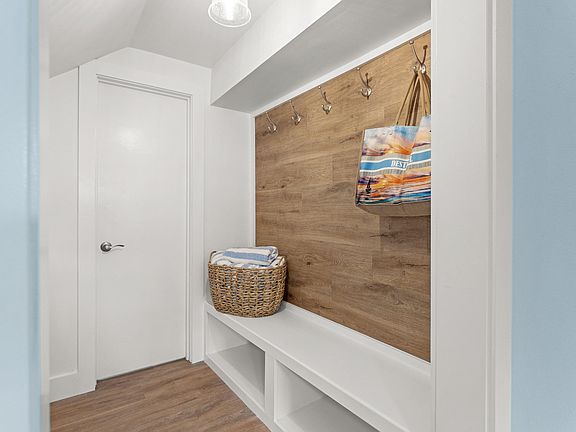 5th image of 109 Norwood Dr Unit 2