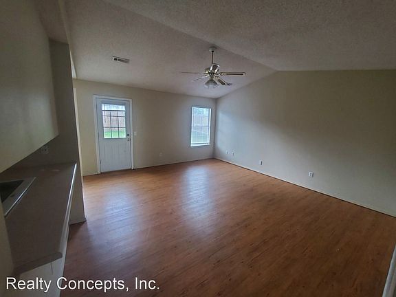 5th image of 3223 W Essex Dr