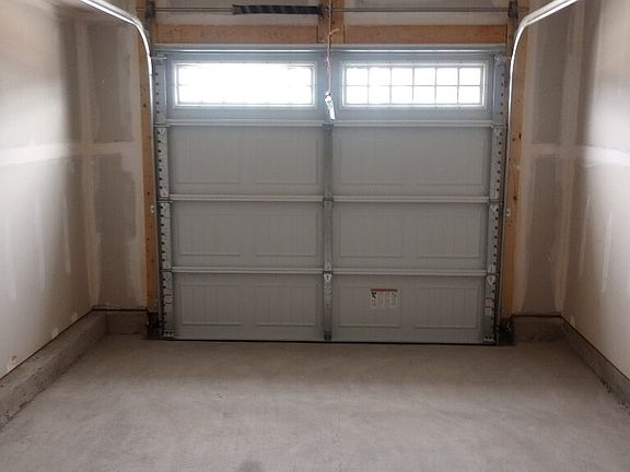 4th image of 104 Filly Ln