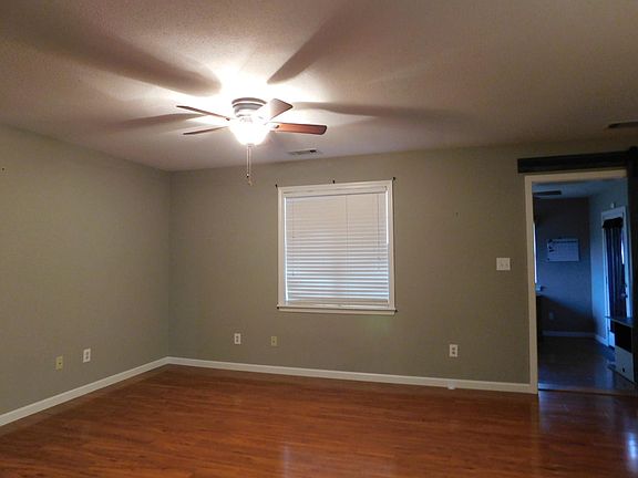 4th image of 2116 S Sidney Ave