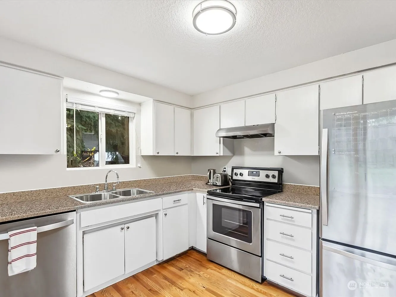 2 bed, 1.5 bath, 900 sqft, $2,495 — Photo 4