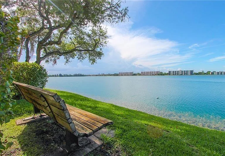 109 Lake Emerald Dr #110 — Photo 42