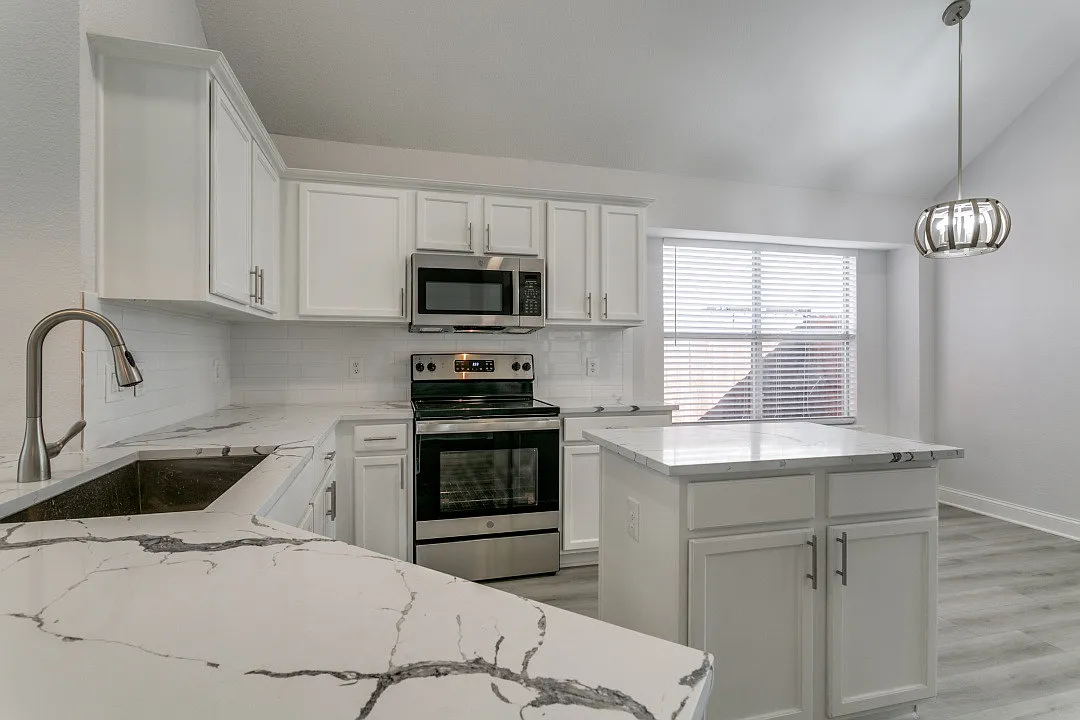 3 bed, 1935 sqft, $3,500 — Photo 4