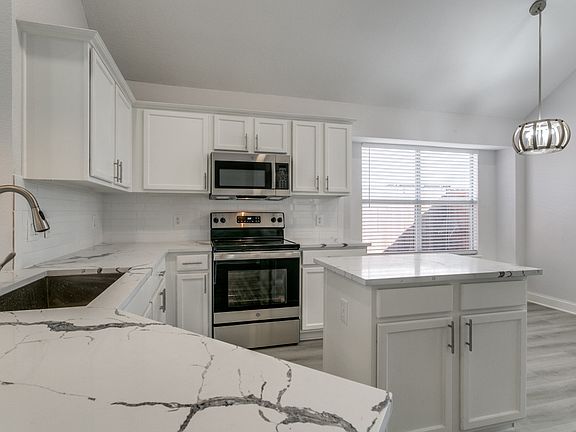 4th image of 241 Ridge Haven Dr