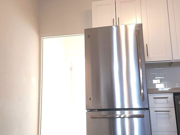4th image of 87 Rockaway Ave #2