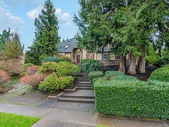 3rd image of 4208 NE 139th St