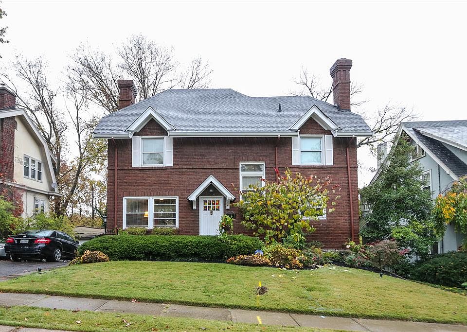 1st image of 14 Burton Woods Ln