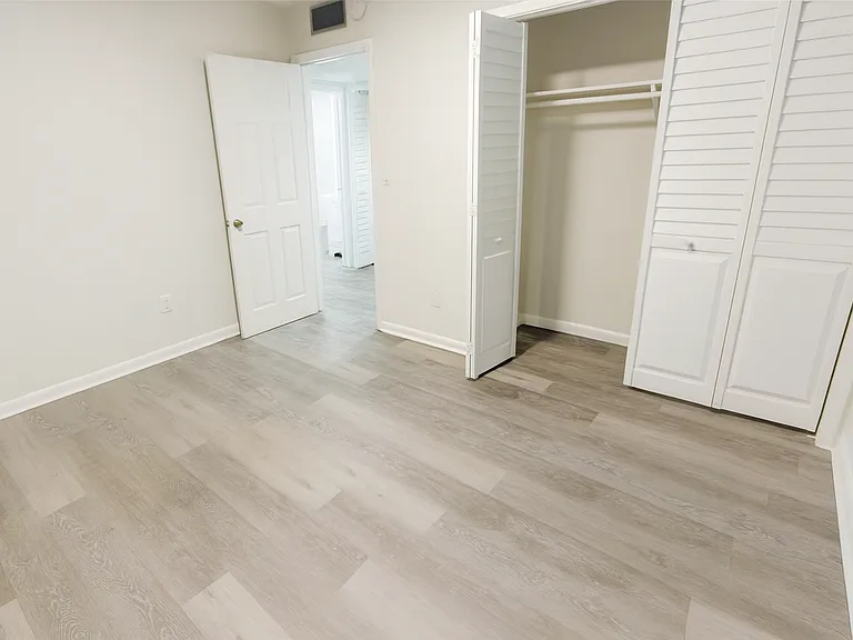 409 SW 8th Ave — Photo 7