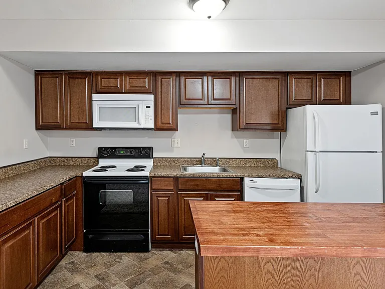 133 Creekside Ct — Photo 8