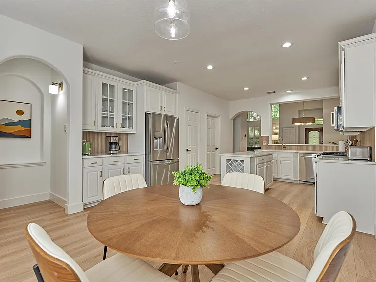 27 Medley Ln — Photo 1