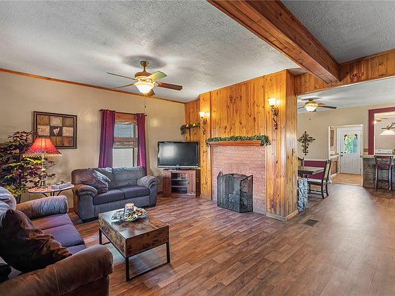 3rd image of 226 E Pike St
