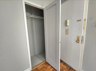 68-98 185th St #2B, Fresh Meadows, NY 11365