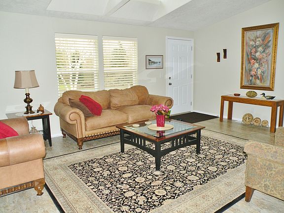 4th image of 4063 Klahowya Ln SW
