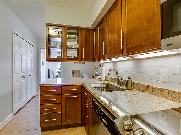 2nd image of 1300 Crystal Dr APT 807S