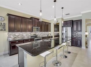 3275 Pilot Cir, Naples, FL 34120