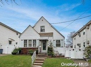 23855 148th Dr, Rosedale, NY 11422