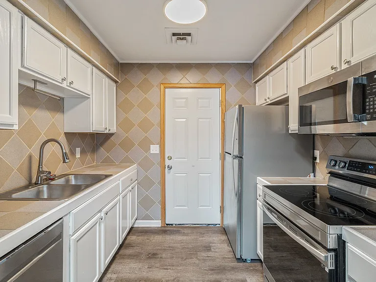 220 Midtown Ln #719 — Photo 5