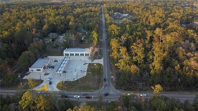 2nd image of 1109 Highway 1085