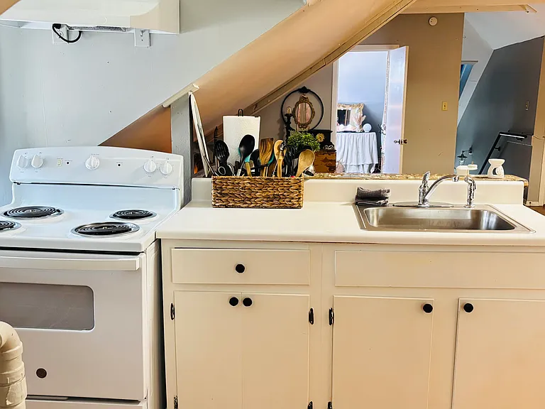 1329 Harbert Ave #9 — Photo 11