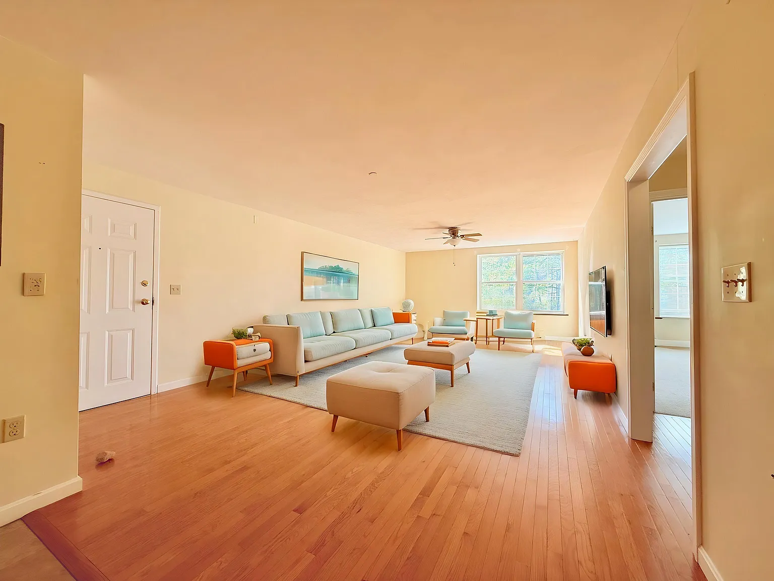 2 bed, 1.0 bath, 1123 sqft, $1,900 — Photo 1