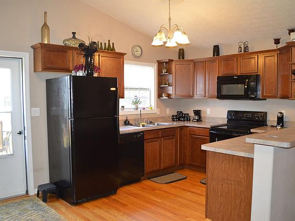 4th image of 1245 Orchard Dr