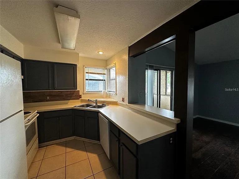 2942 Antique Oaks Cir #86 — Photo 17