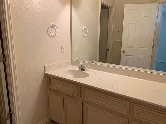 5th image of 15426 Grass Cay Ct APT A