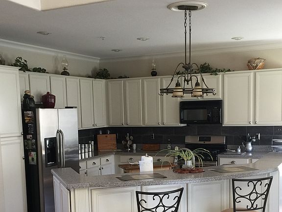 2nd image of 3235 Fairway Dr