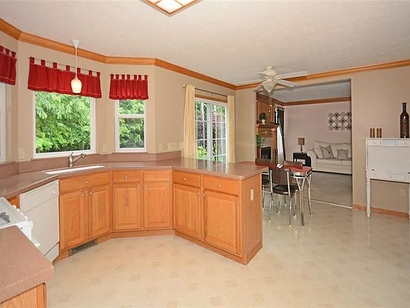 3rd image of 1156 Dover Dr