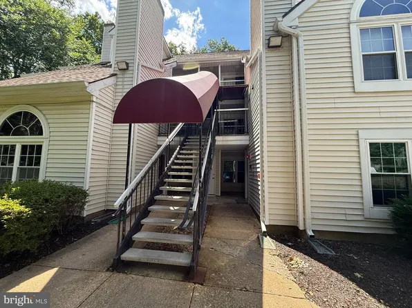 916 Westhaven Dr #11-301, Bowie, MD 20721