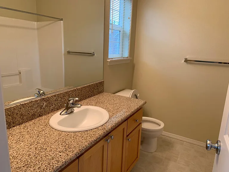 6031 NE Maidstone St — Photo 13