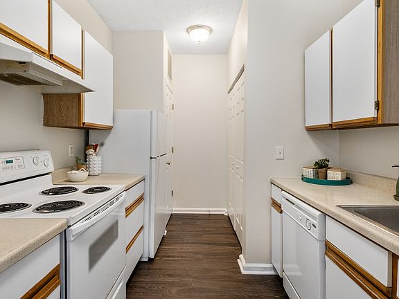 5th image of 10272 Steeplechase Dr #202C