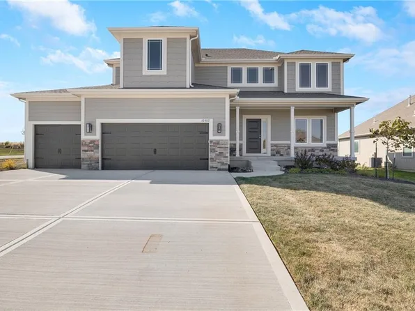 10302 N Winchester Ave, Kansas City, MO 64156