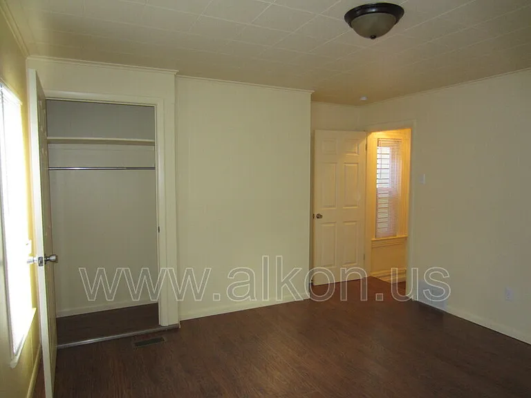 4315 Bristol St — Photo 18