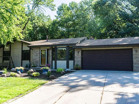 2nd image of 12122 Red Oak Ct S