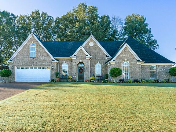 3rd image of 2749 Greencliff Dr