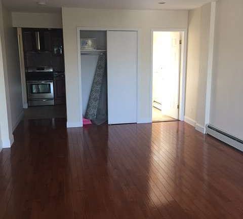 5th image of 2716 41st Ave #6B
