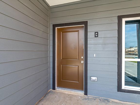 3rd image of 8134 Mariah St #B