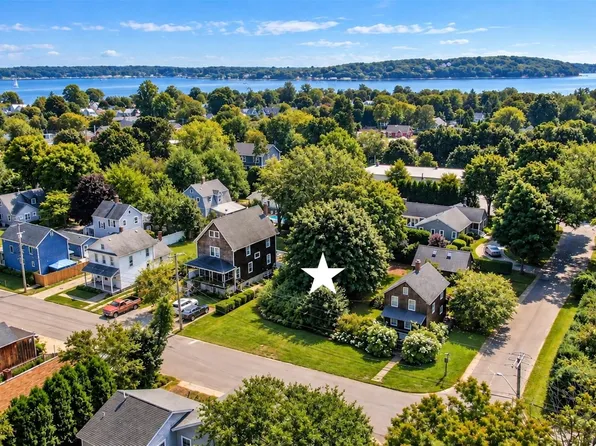 820 Wiggins Street, Greenport, NY 11944