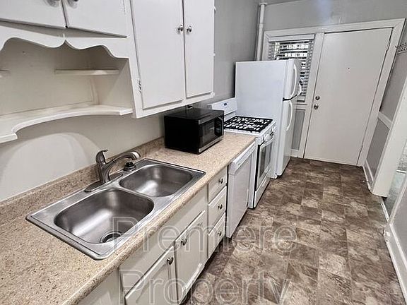 4th image of 4009 Charlotte St #4011-1S