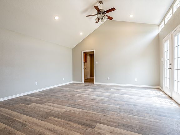 5th image of 329 Vine St