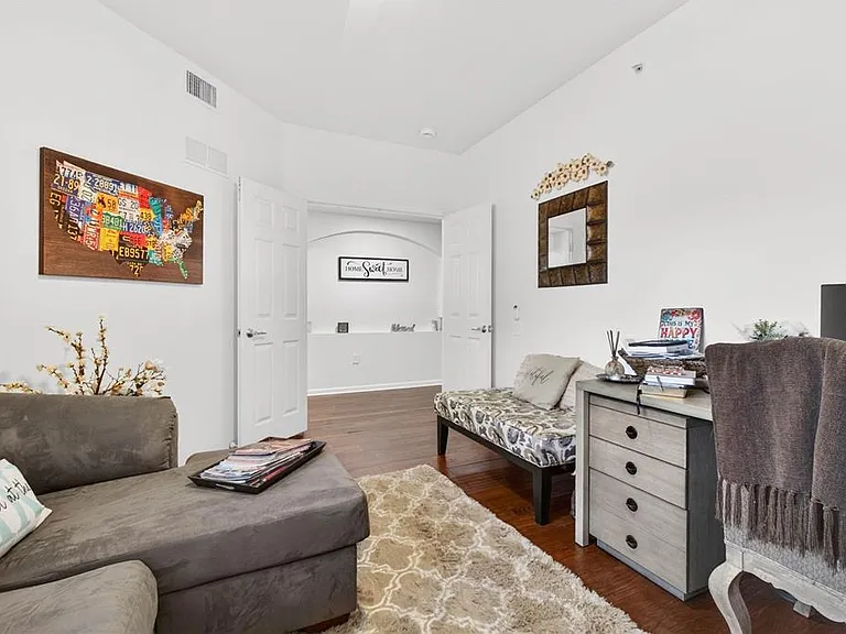 852 Lantern Way — Photo 11