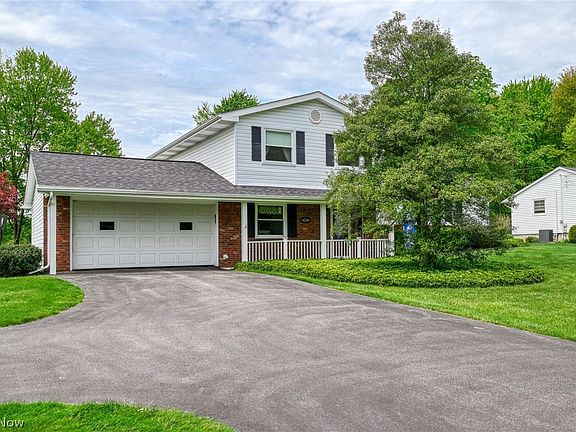 2nd image of 14500 Broadwood Dr