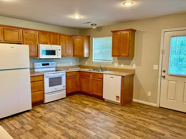 24211 B Tupelo — Photo 3